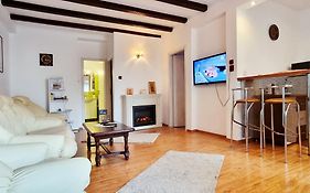 Apartament in vila langa Castelul Cantacuzino